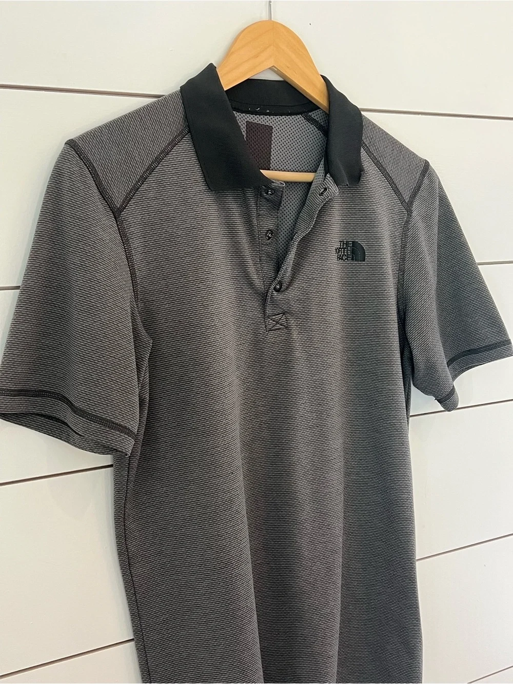 The North Face FlashDry Men's Charcoal Grey Polo with Black Collar‎